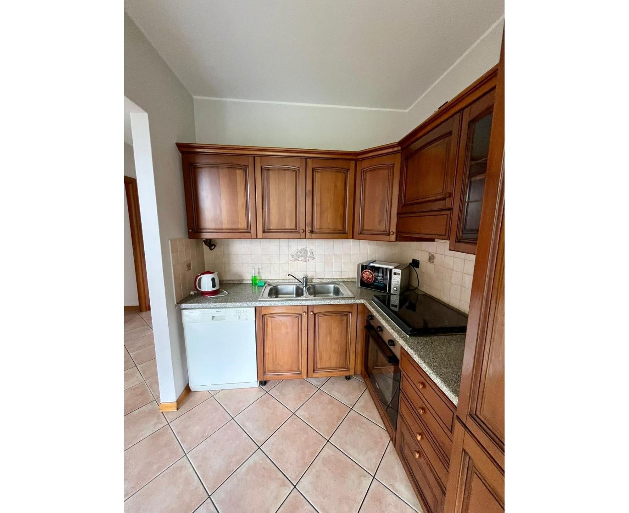Apartment With Garden And Garage Dongo - Larihome A28 Bagian luar foto